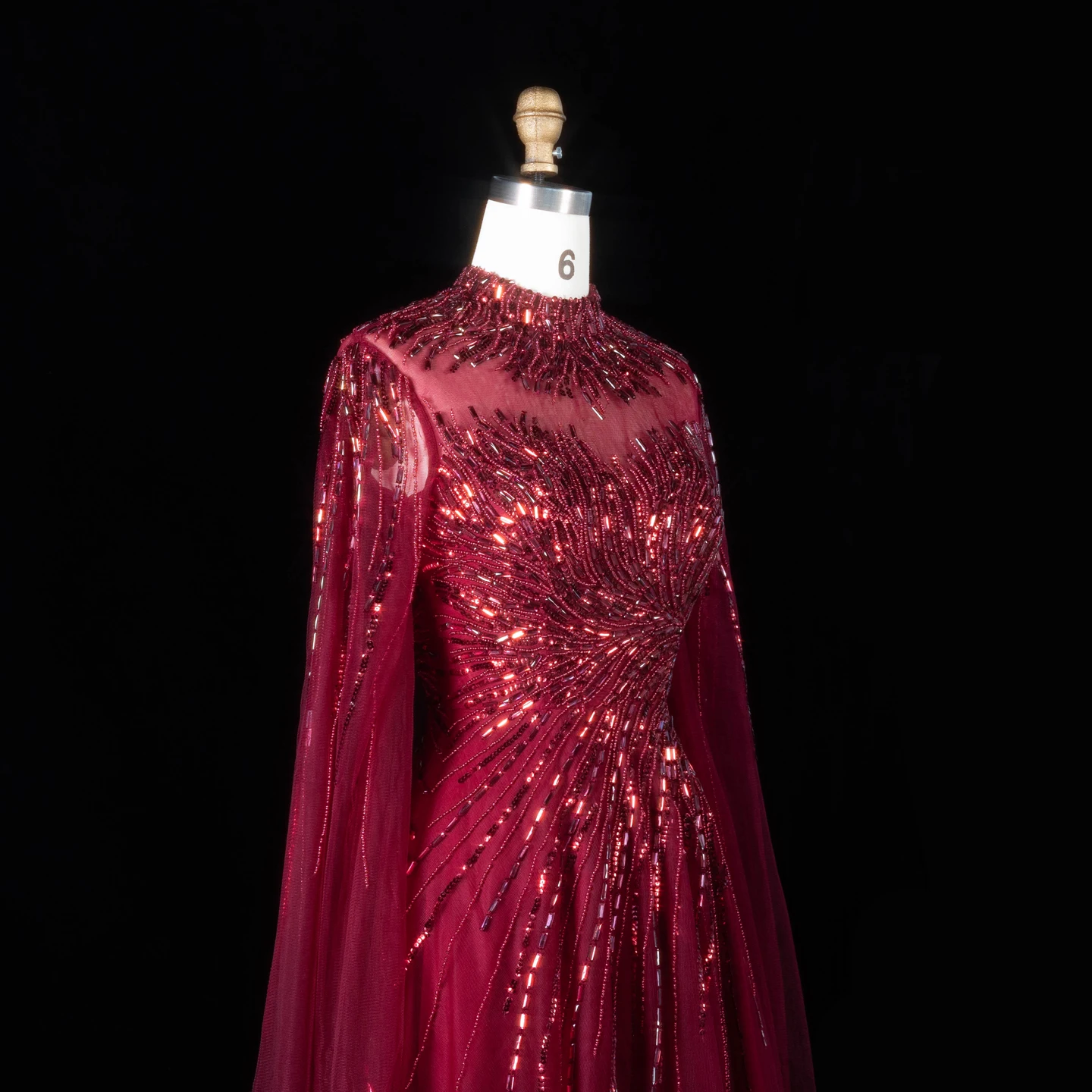 Sharon Said Elegantes Luxuriöses Perlenbesetztes Abendkleid mit Hohem Kragen, Cape-Ärmeln, Tüll-Ballkleid, Partykleid für Damen SS134 Maßanfertigung – Detail 19