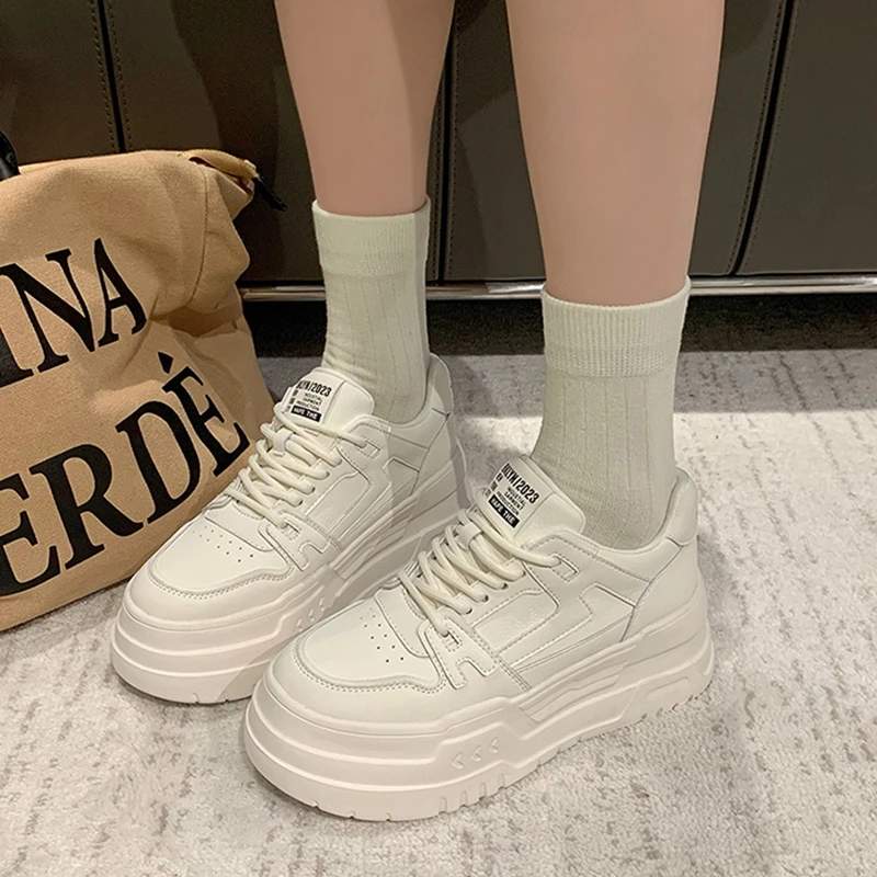 

2025 Hot Sale PU Women's Vulcanize Shoes Platform Lace Up Women Sneakers Outdoor Comfortable & Versatile Ladies Casual Shoes