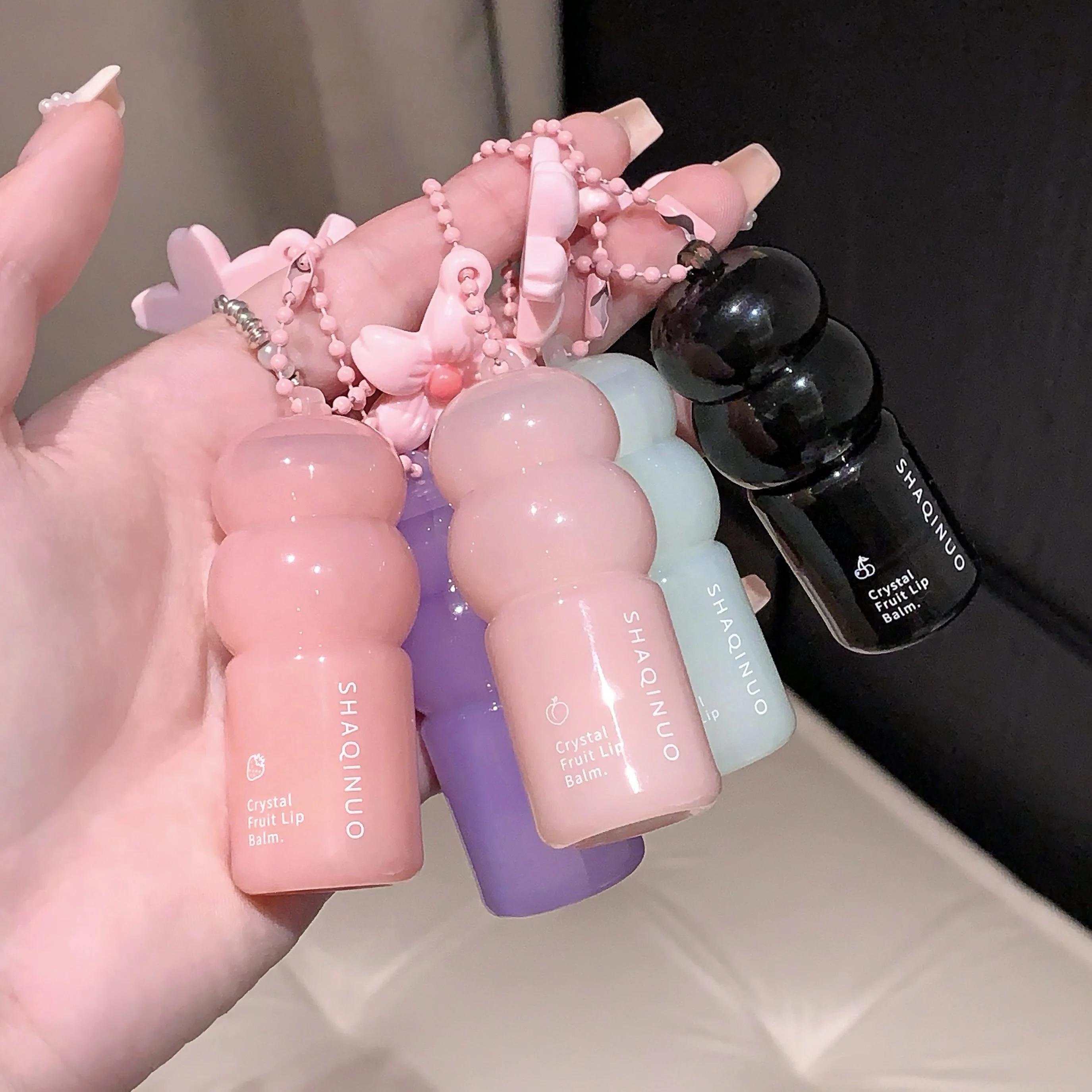 保湿フルーツリップバームペンダント、秋冬用の色付き保湿リップケア、乾燥ひび割れを防止、さわやかなフルーツフレーバー