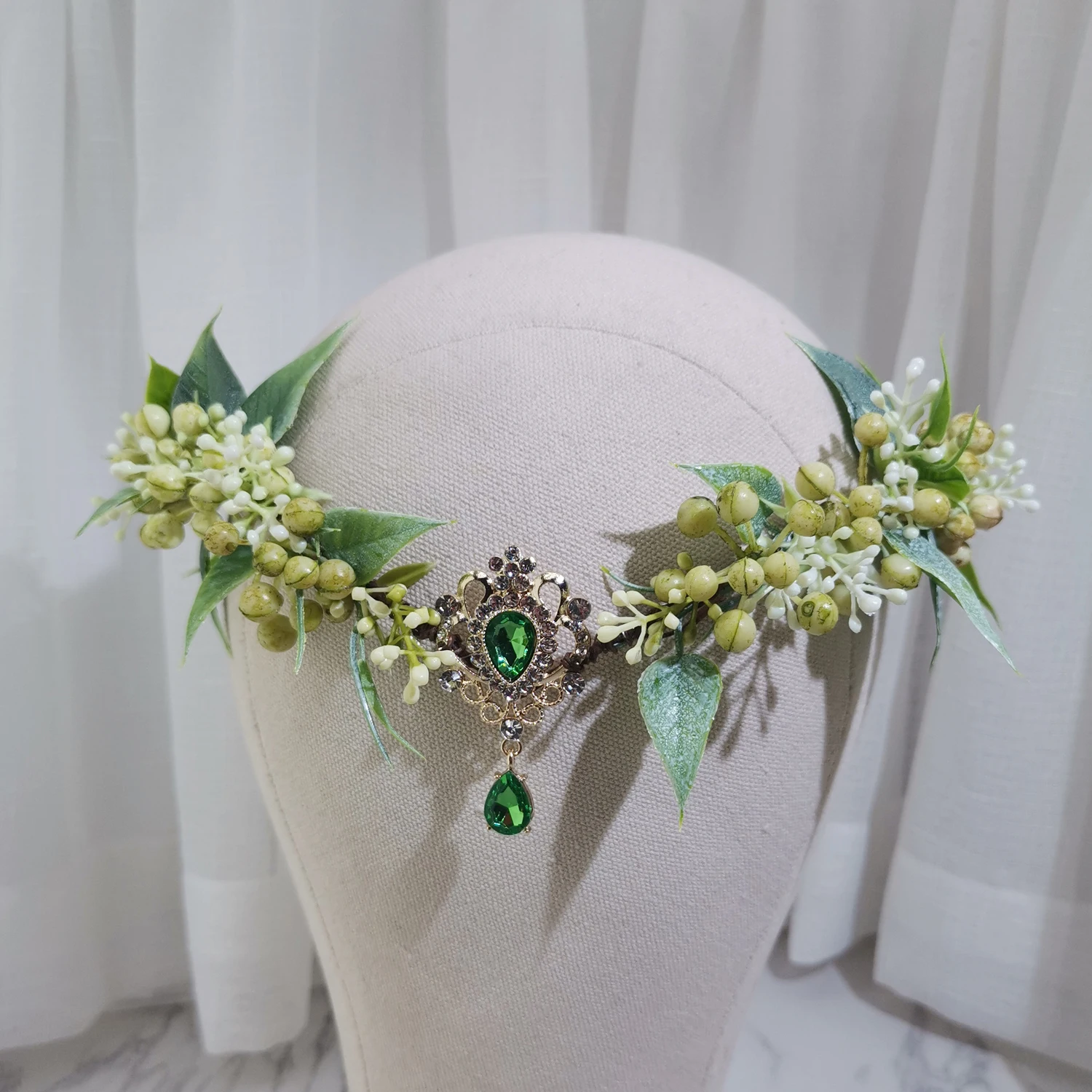 

12pcs Green Berries Flower Crown Women Hair Accessories Wedding Head Wear Crown Hat Decoration Girls Floral Garlands