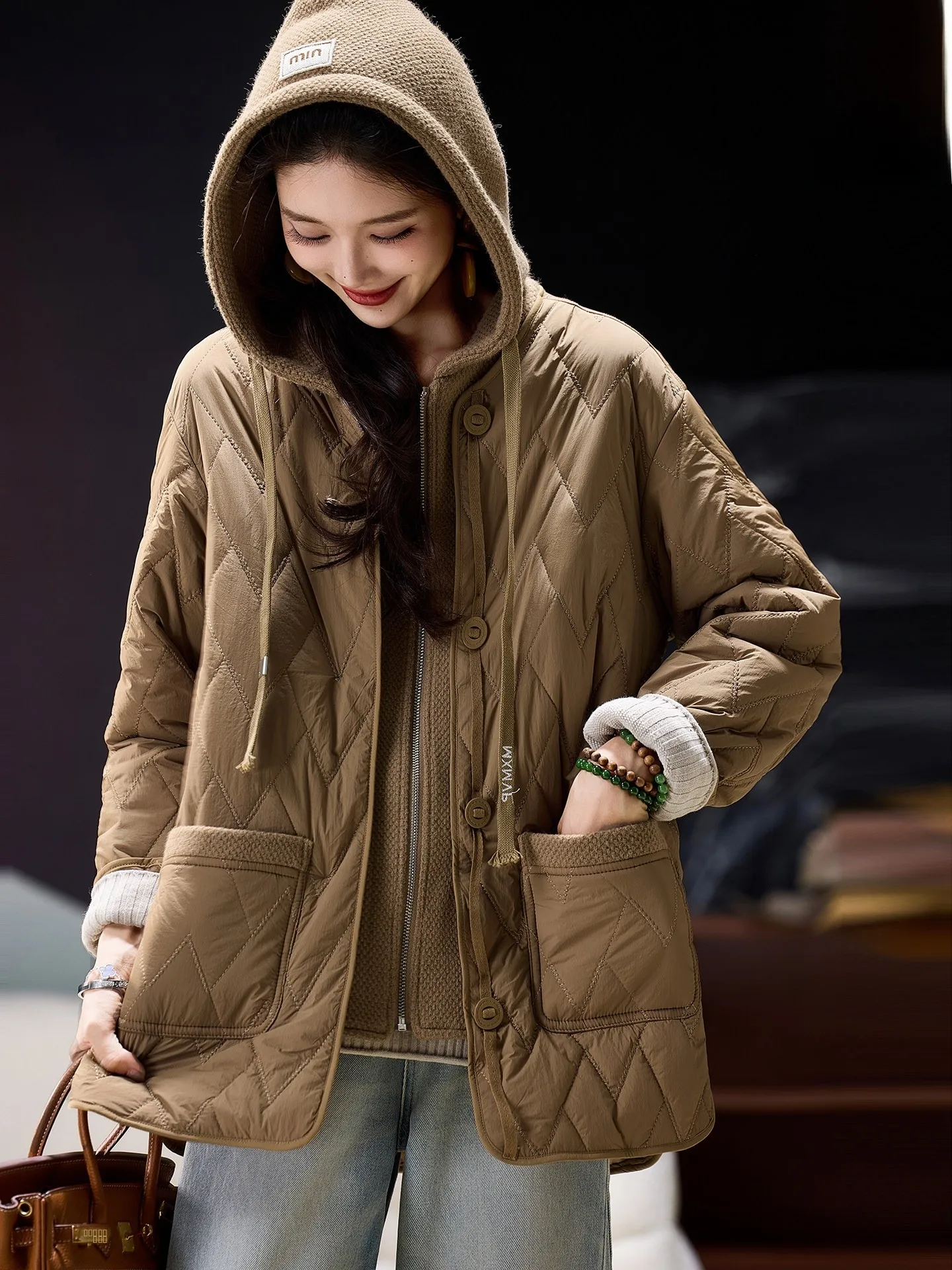 

Новая женская зимняя утепленная хлопковая куртка свободного кроя в уличном стиле, больших размеров, с капюшоном и застежкой-молнией