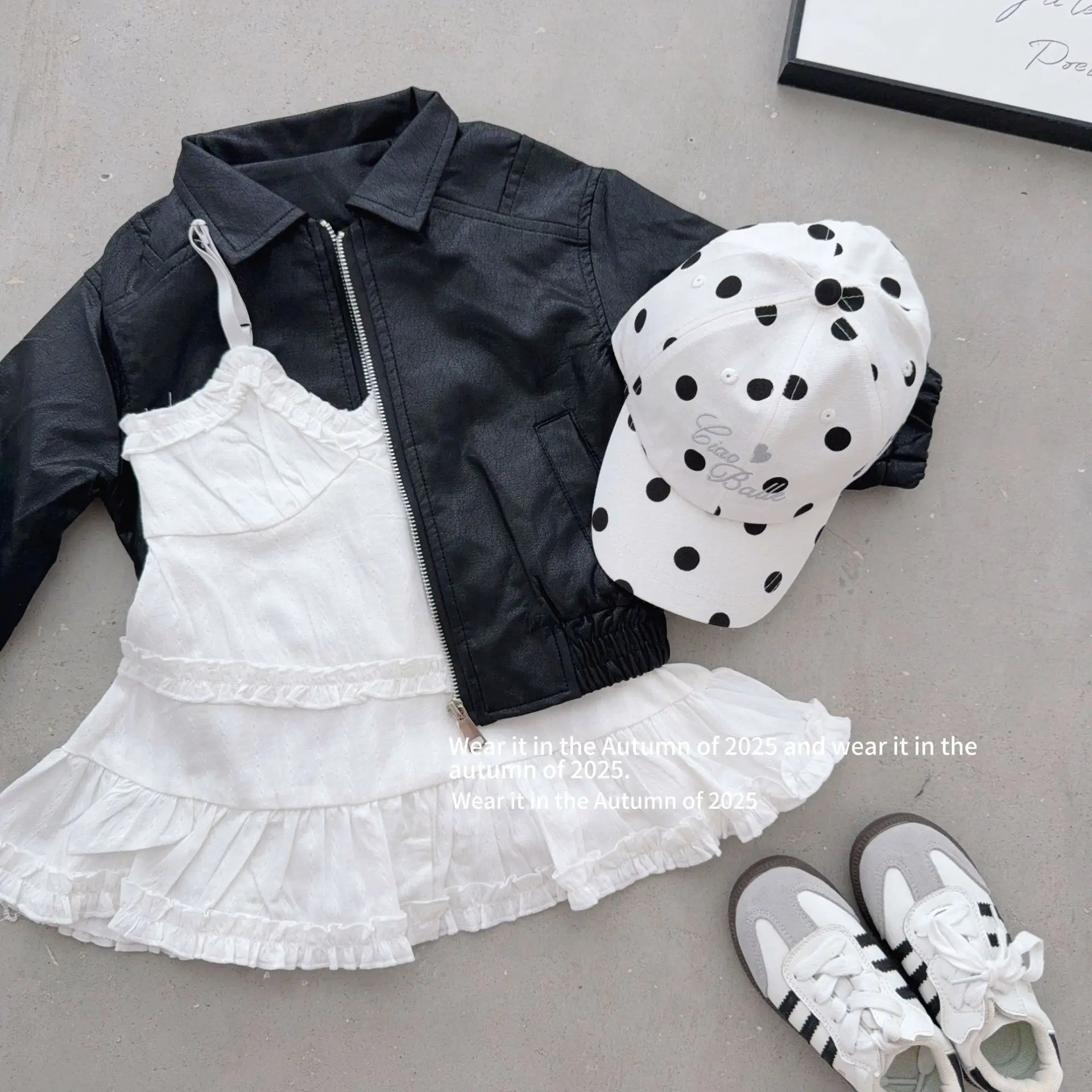 

Girls Suit 2025 Autumn New Children's Clothing Korean Style Girl Baby Retro Leather Dress Little White Dress Two Sets Casual