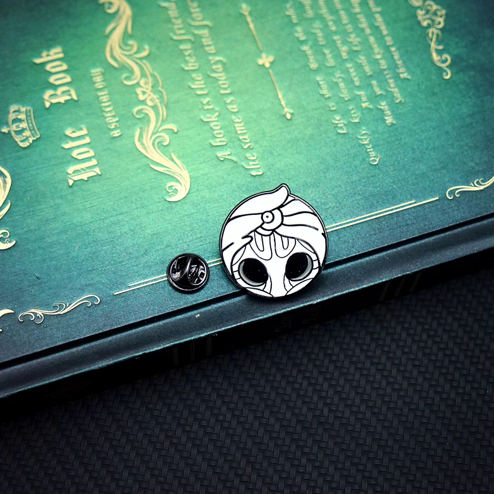 Hollow Knight Pins Game Lapel Pins for Backpack Brooch Metal Enamel Pin Manga Brooches for Women Men Badge Jewelry