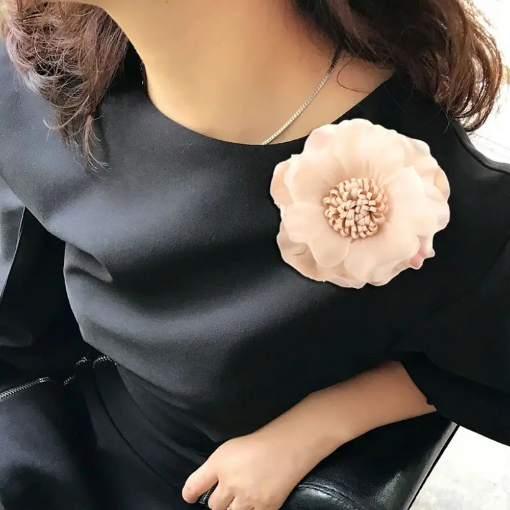 Minimalist Fabric Art Artificial Lace Brooch Camellia Sinensis Colorful Party Costume Decoration Camellia Flower Brooch Woman