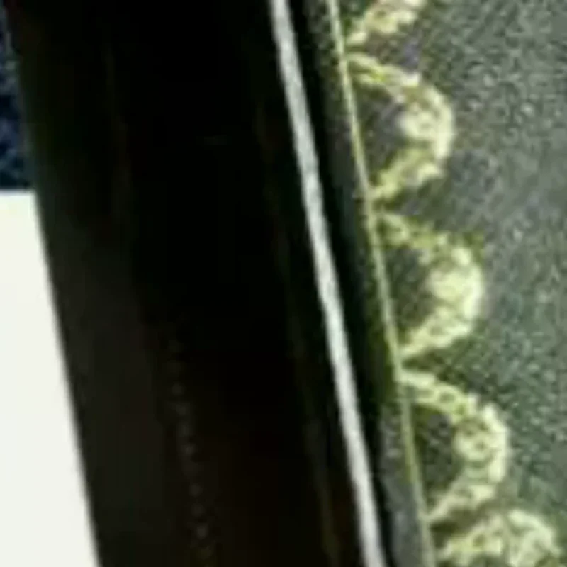 

Necklace Display Box Velvet Lining Sleek Pendant Storage Case Classic Vintage Jewelry Organizer Minimalist Wedding Gift Box