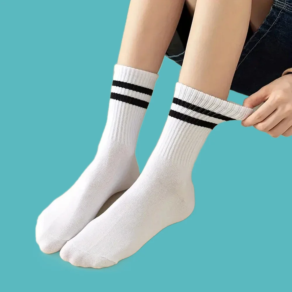 Ensemble de chaussettes mi-longues à tube haut pour femme, chaussettes en coton, barres parallèles, monochromatique, noir, blanc, populaire, haute qualité, 5/10 paires