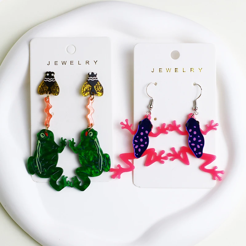 Interesting Eating Flies Frogs Earrings For Women Personality Luminous Frog Acrylic Dangle Earring Designer Jewelry