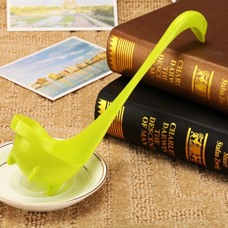 Cuchara colador de cisne de plástico PP de calidad alimentaria, cuchara de sopa grande con mango largo, vajilla de cocina creativa de Color sólido, cuchara para fugas