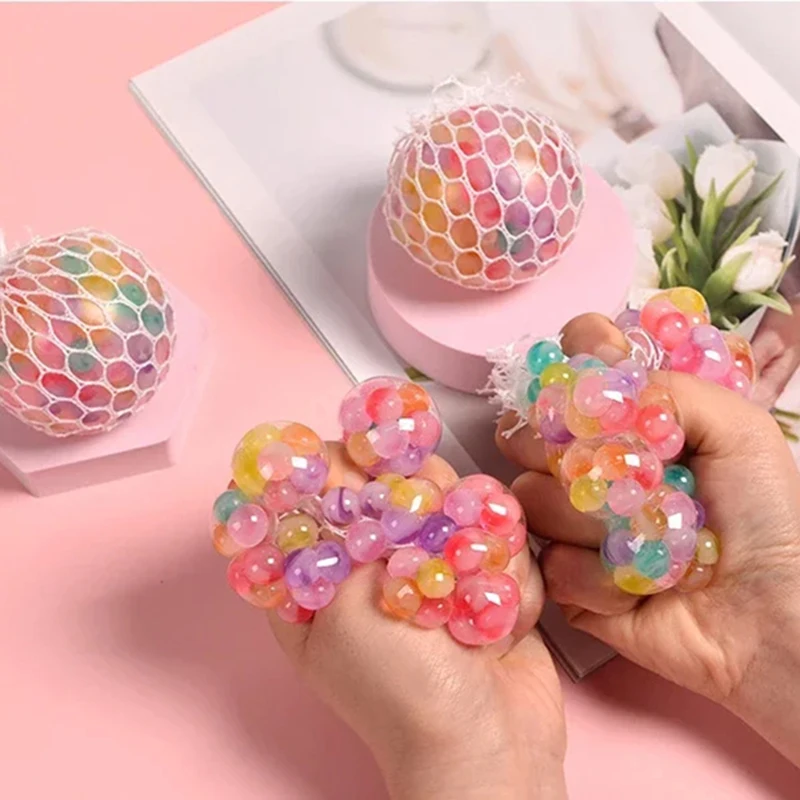 Balle sensorielle arc-en-ciel anti-stress, jouet sensoriel 3D souple pour adultes et enfants, jouet silencieux anti-anxiété non toxique pour le bureau et la salle de classe
