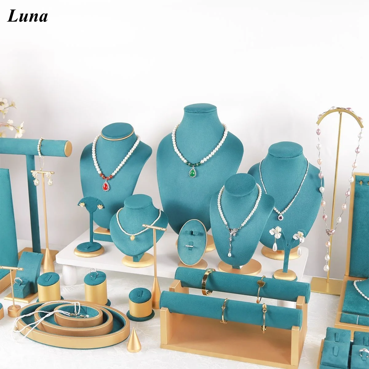 

Jewelry Display Stand Green Microfiber Window Display Props Necklace Earrings Retro Jewelry Stand