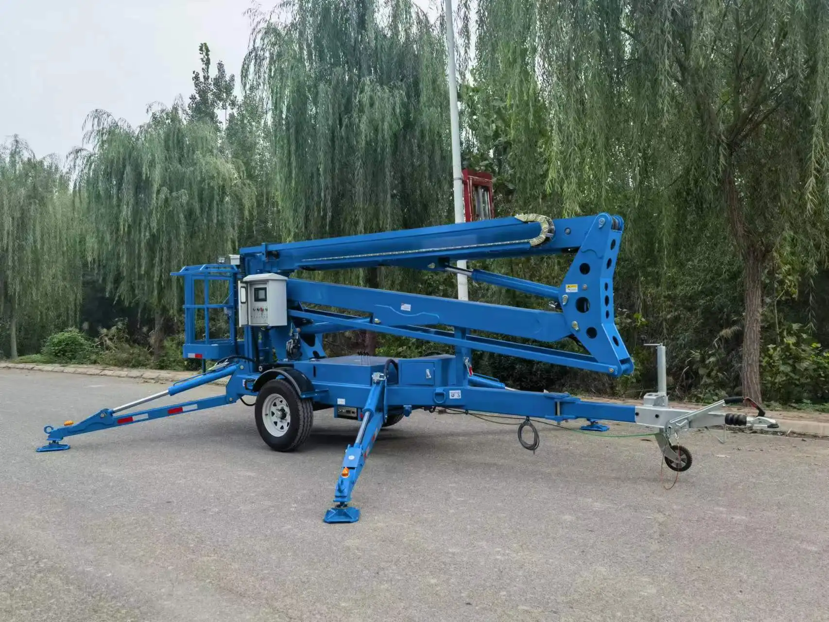 منتقي الكرز عنكبوت السماء الكهربائي الصغير المعتمد من CE بطول 10 ~ 21 مترًا مع تسوية أوتوماتيكية #6