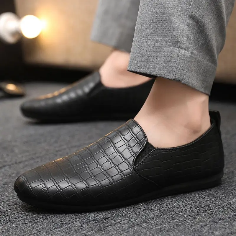 

Черная мужская повседневная обувь без шнуровки на плоской подошве, классическая оригинальная обувь для взрослых, удобная роскошная распродажа, элегантная летняя кожаная обувь для мужчин