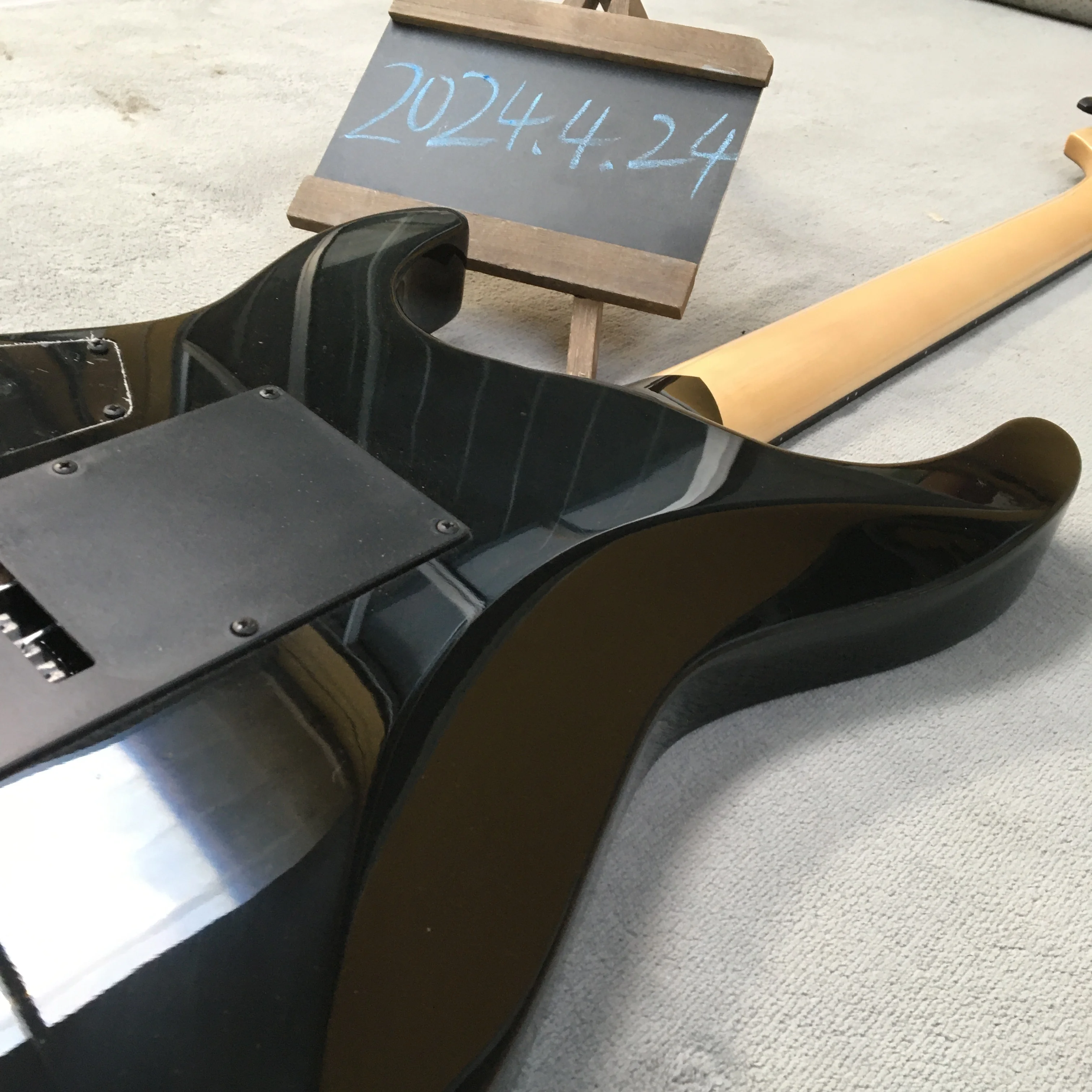 Personalizado Kirk Hammett assinatura guitarra elétrica, reverter Headstock, Floyd Rose Tremolo, travamento porca, guitarra, boa qualidade, venda quente