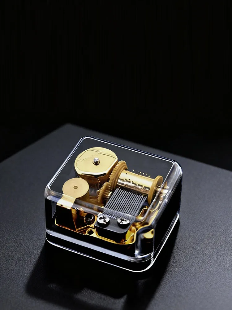 Yunsheng Vergoldete Musikbox mit Uhrwerk Schwanensee-Melodie mit Quadratischer Transparenter Musikbox – Detail 1