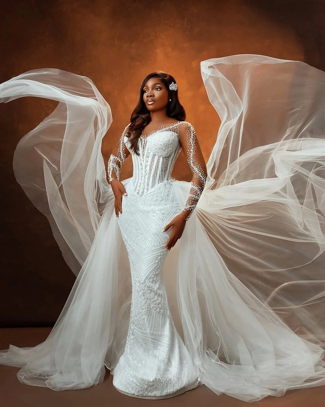 Customized Sheer Neck Sparkly Beads Sequins Wedding Dress Robe De Mariée Illusion Long Sleeves Bridal Gown with Removable Skirt