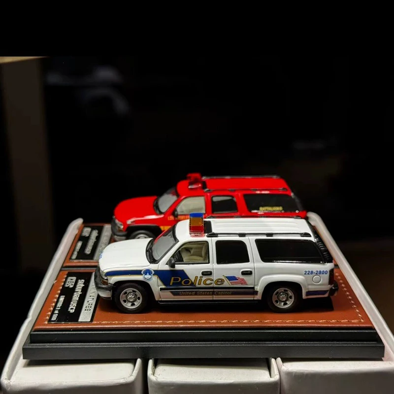 Modelo MK escala 1:64 motor de bomberos suburban/modelo de coche de aleación de policía decoración estática coleccionables juguetes de regalo