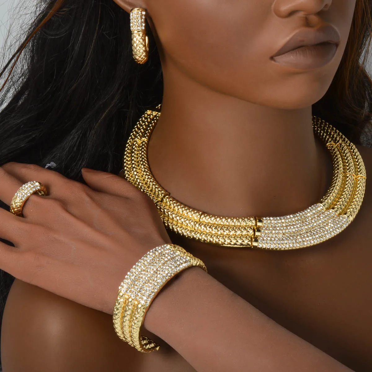 

Luxury Dubai Jewelry Woman Jewelry Set Necklace/Ring/Earrings/Bracelet Set for Women Stylish Accessories Wedding Party Jewelry