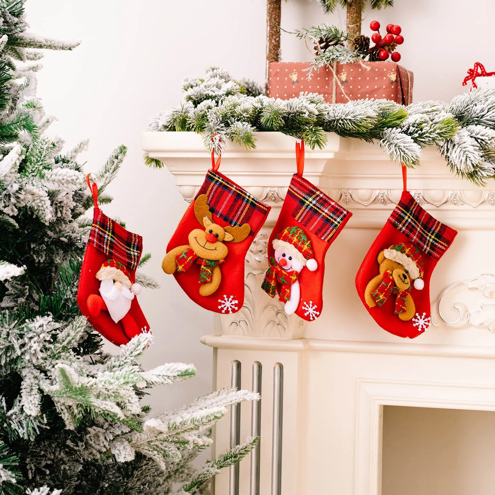 Christmas Candy Stockings Decorations Holiday Atmosphere Layout Christmas Things To Decorate The House Decoracion NavidadeñA