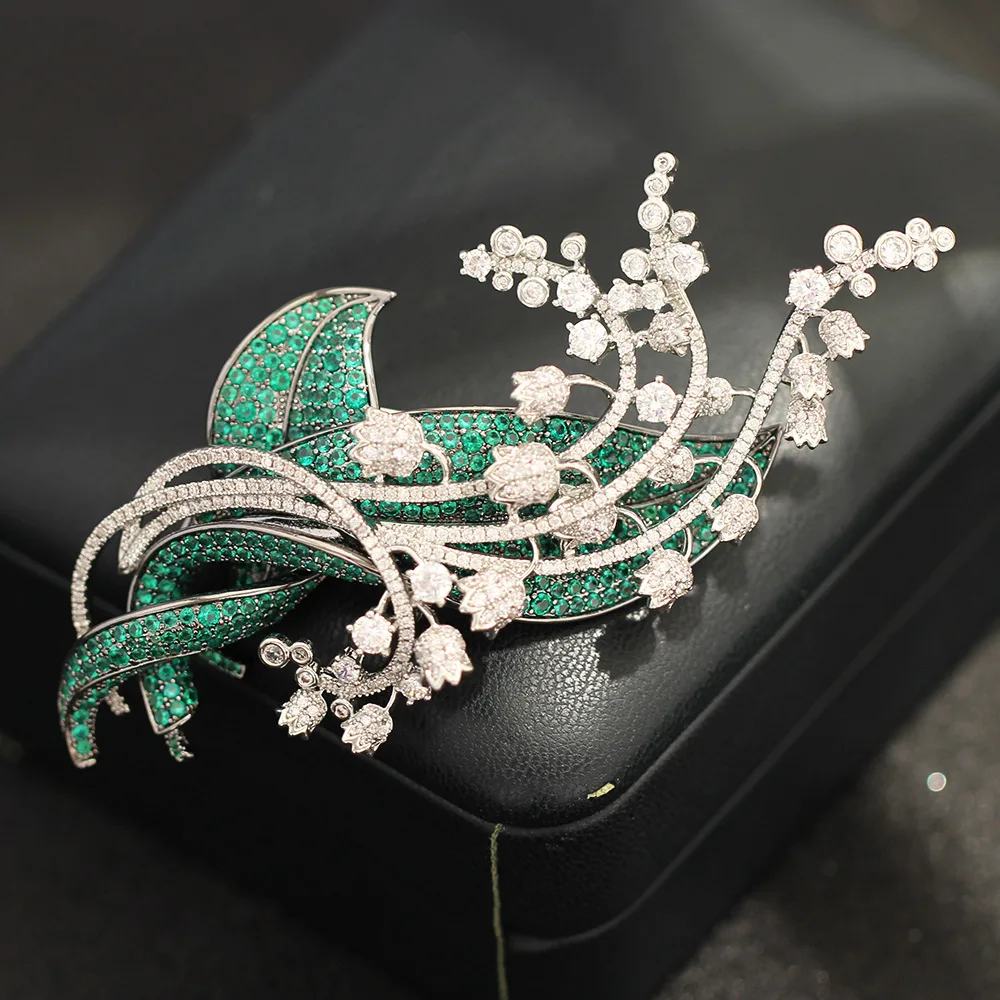 

New Heavy Industry High-end Romantic Green Lily of the Valley Wrapped Vine Brooch Exaggerated Flower Pin Accessories for Women