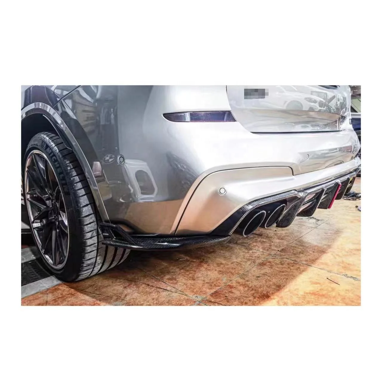 

XDS For F97 X3M LCI Carbon Fiber Rear Diffuser Rear Bumper Lip