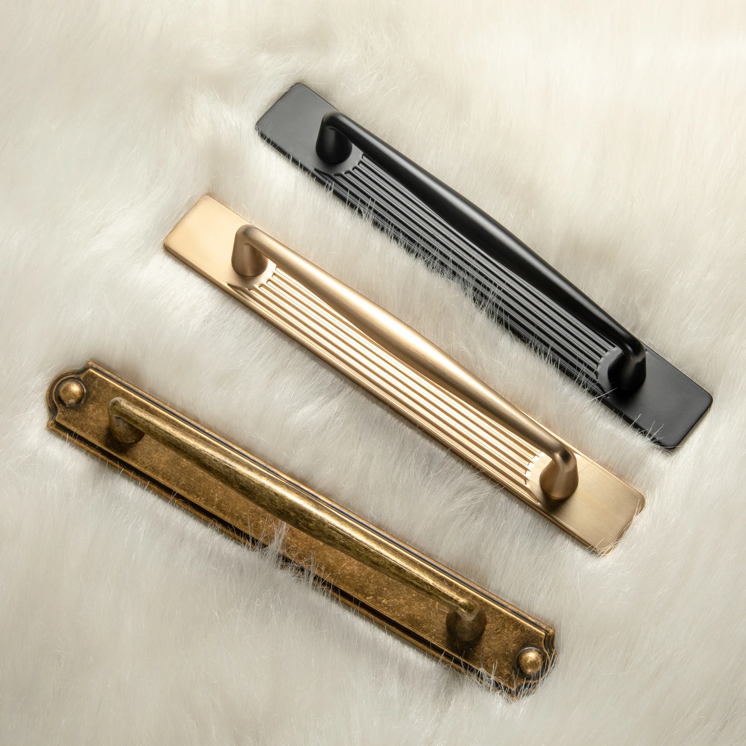 Miaokesen Fancy Vintage Cabinet Pull Retro Furniture Handle with Backplate Cabinet Refurbishment Kitchen Handle