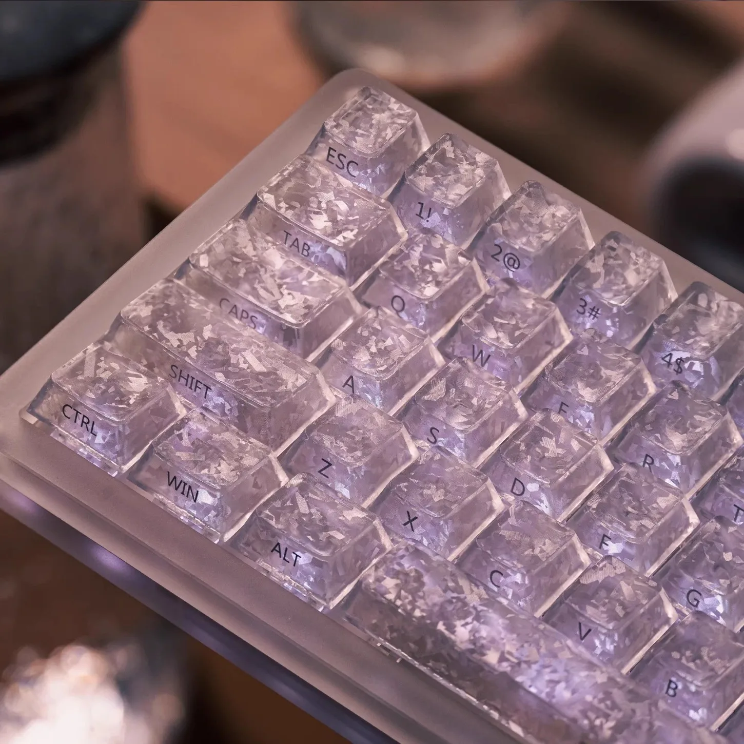 

Black White Carbon Fiber Side Engraved Keycaps with Cherry Ice Carbon Texture Translucent PC Suitable for Mechanical Keyboards