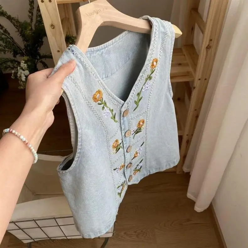 Denim Japanese vest retro embroidery 2025 spring and summer vest new design age-reducing top sleeveless loose