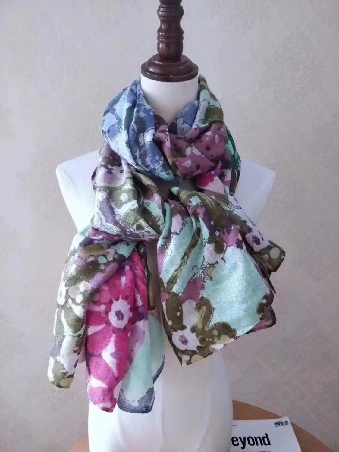 التجارة الخارجية الطلب الأصلي التطريز الاسباني المطبوعة الشاطئ ظلة الديكور في الهواء الطلق الخريف والشتاء وشاح المرأة الدافئة