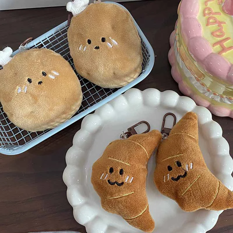 Divertida decoración colgante de patata pequeña de felpa, llavero de verduras de dibujos animados, colgante, accesorios de decoración para mochila, regalos de cumpleaños