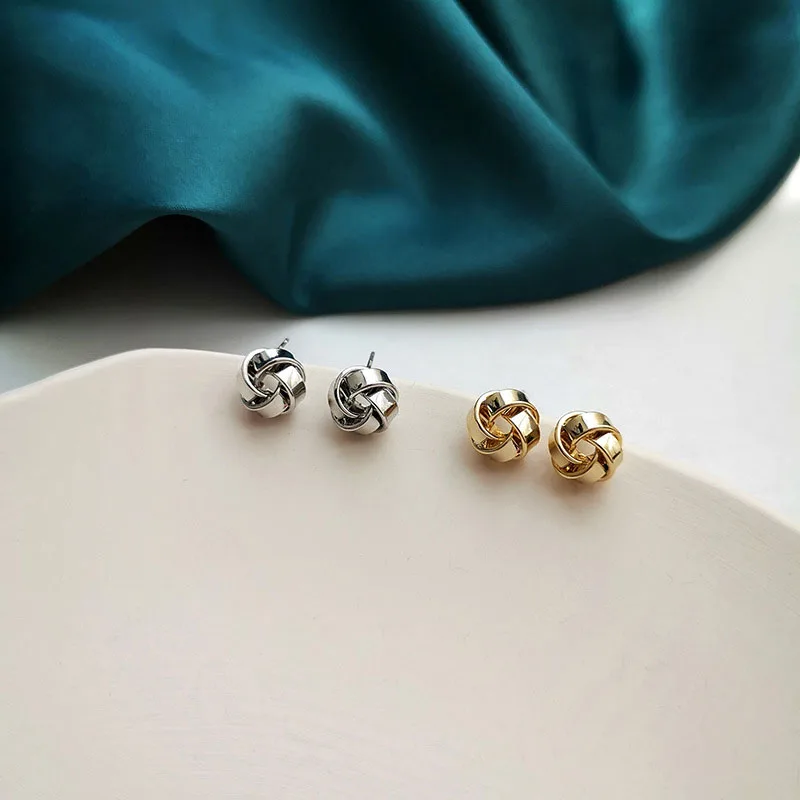 New Tiny Twisted Stud Earrings for Women Gold Color Small Earrings Girls Fashion Ear Jewelry aretes de mujer modernos