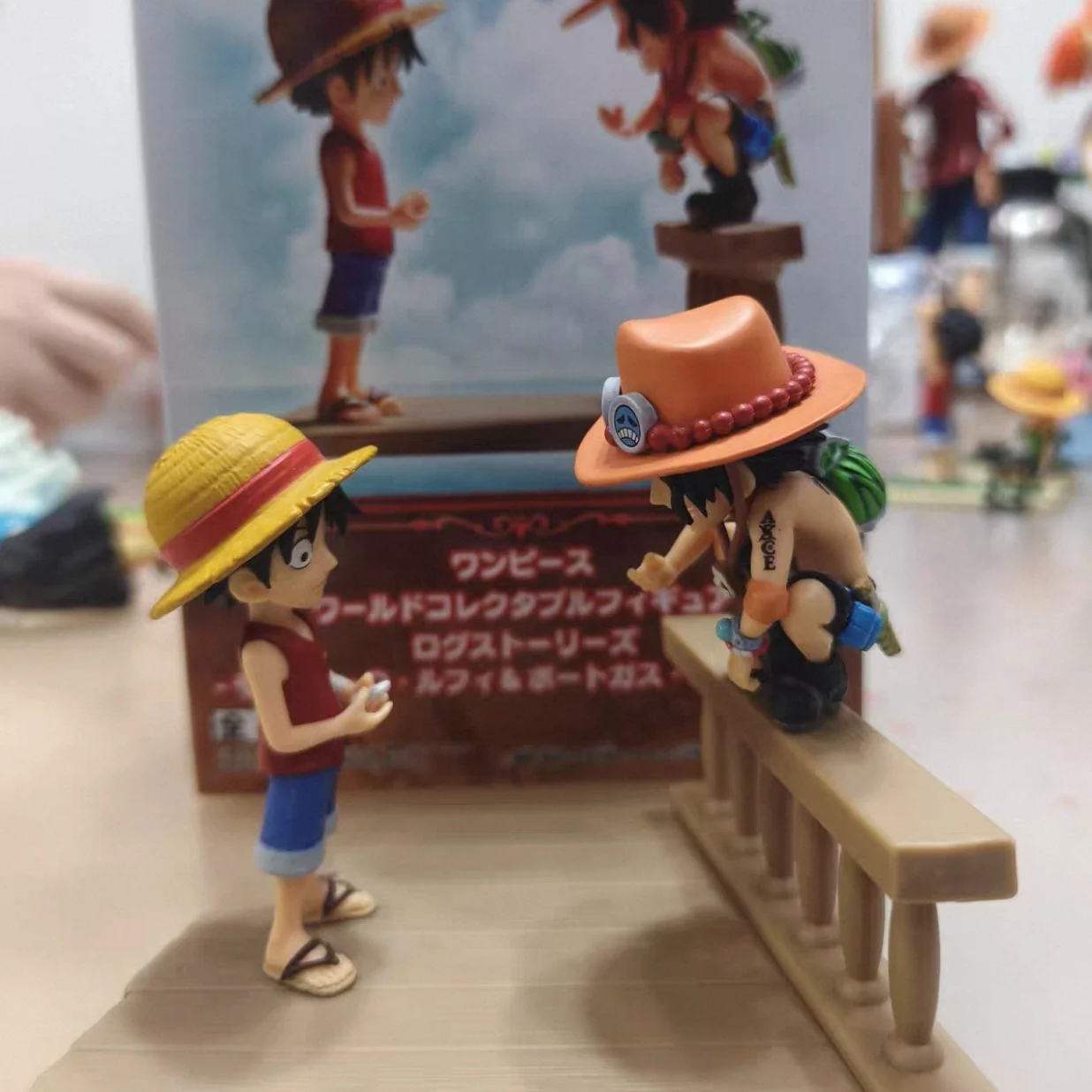 

Original Bandai One Piece Anime Figures Wcf Log Stories Luffy Shanks Lord Of The Coast Zoro Mihawk Usopp Kaya Toys Children Gift