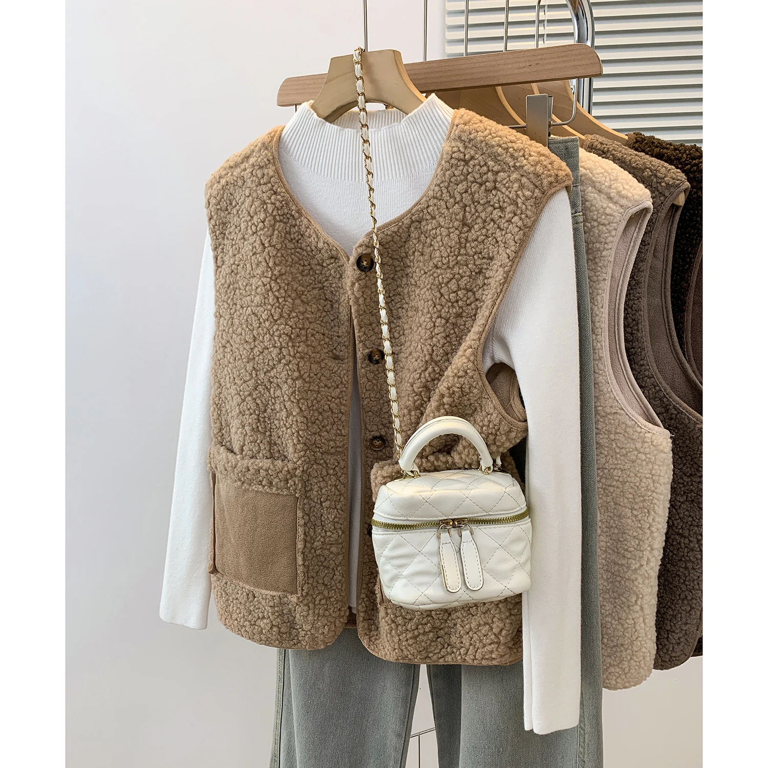 

Women's Faux Fur Vest Jaet Thiened round Ne Commute Sle Layering ort Coat Large Size Autumn Winter Faion