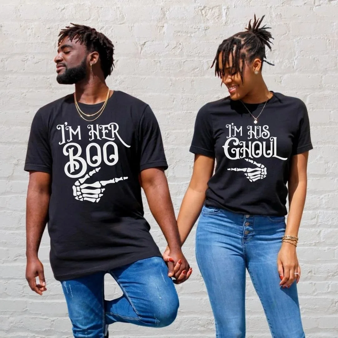 قميص الهالوين للزوجين، سويت شيرت مضحك للهالوين، تي شيرت موسم مخيف، تي شيرت Im Her Boo and I'm His Ghoul، قمصان متطابقة بأيدي هيكل عظمي