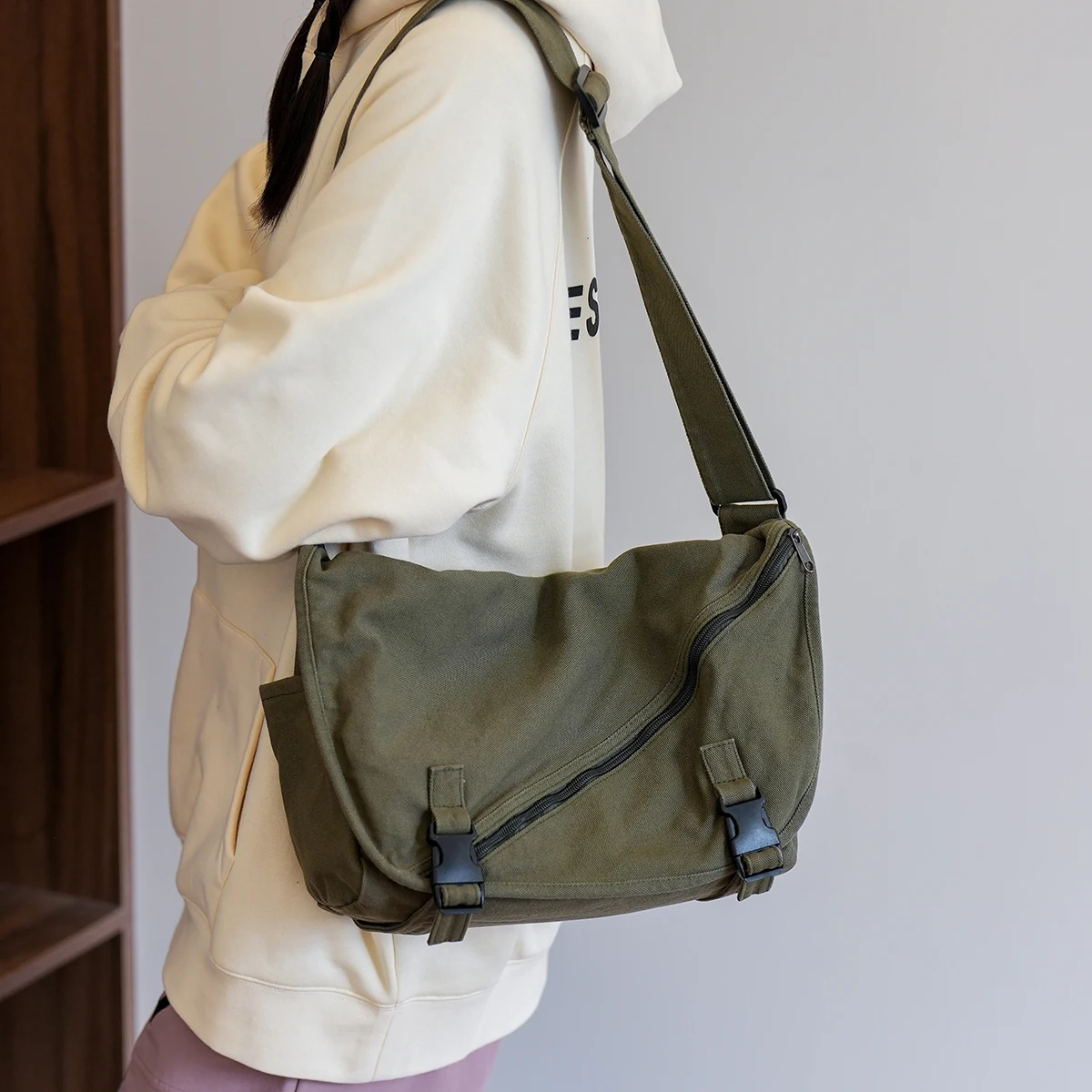 

Hong Kong Style Crossbody Bag for Men, Trendy Brand 2026 New Model, Large Capacity Men's Canvas Messenger Bag, Japanese Style Travel Hiking Shoulder Bag