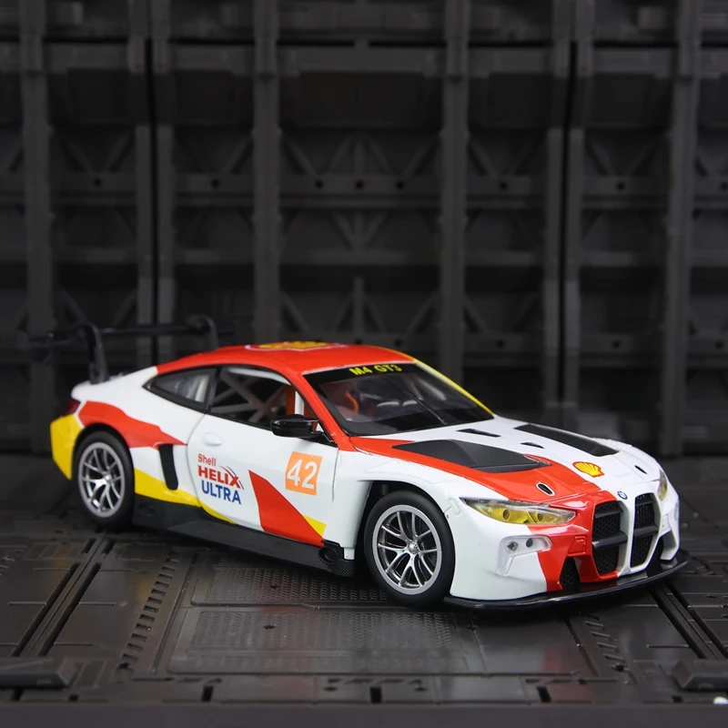 CCA 1:24 BMW M4 GT3 Shell Co ذات العلامات التجارية سبيكة سيارة نموذج الديكور جمع باب السيارة يمكن فتح الأطفال الصوت والضوء سيارات لعبة