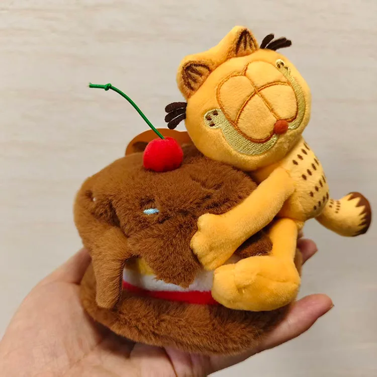 10CM Original Garfield Pendants Plush Toys Kawaii Anime Cartoon Cats Odie Dog Garfield Family Stuffed Plushies Keychains Dolls - view 2