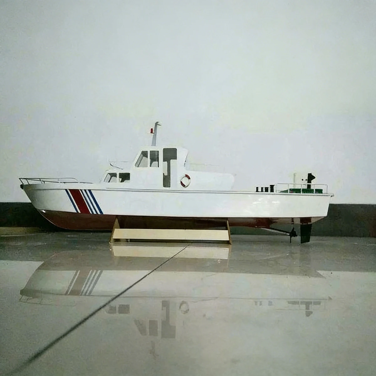 

1/35 масштаб RC корабли 70 см рыболовный патруль лодка с дистанционным управлением деревянная конструкция материал RC Schiffe модель комплект корабль игрушка