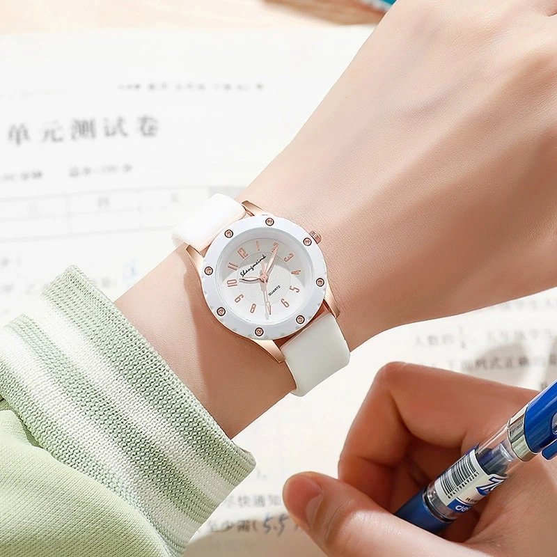 New Fashion Famous Luxury Watch For Woman Silicone Jelly Quartz Watch For Girls Gifts Reloj Mujer Students Wrist Watch Hot Clock
