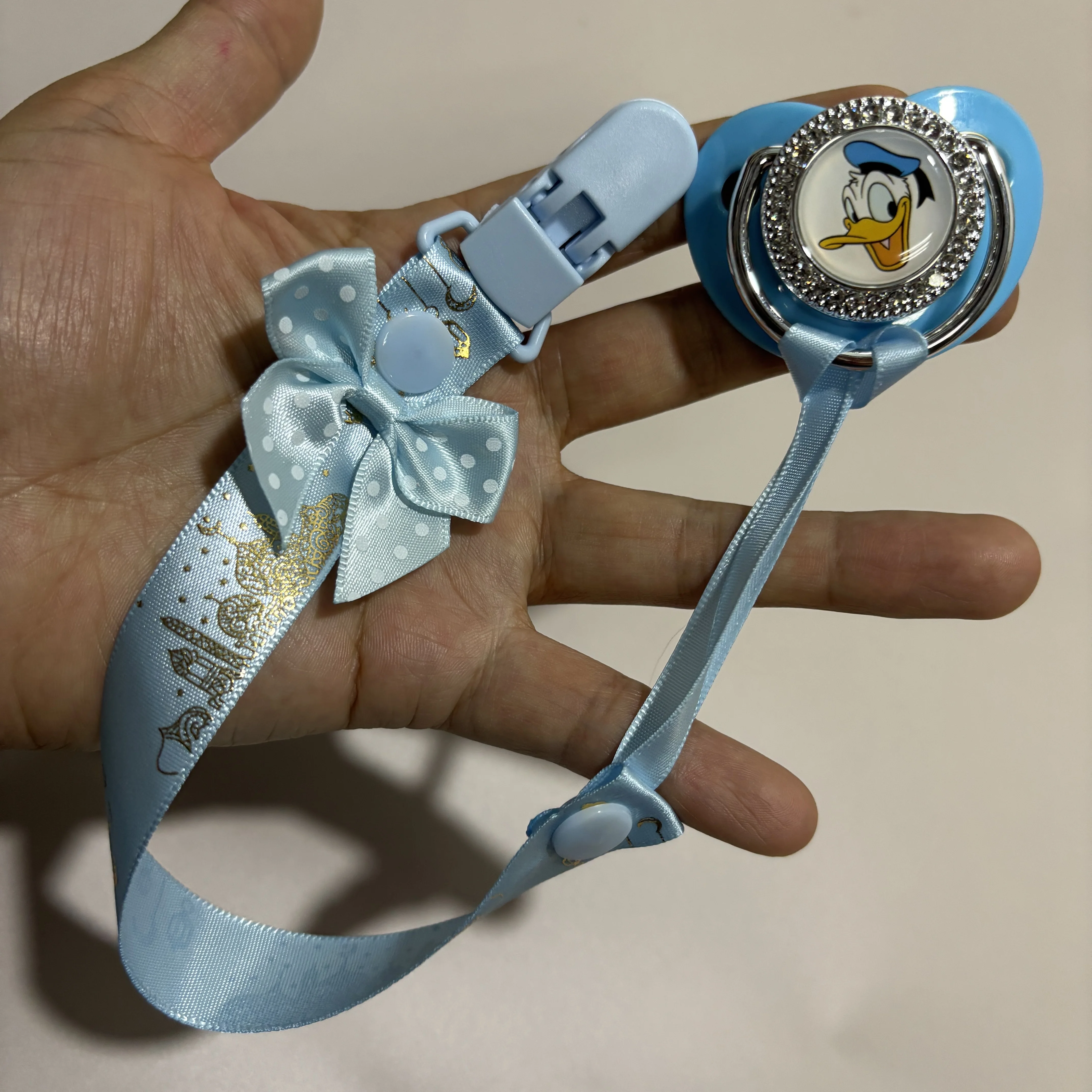 

Cartoon baby pacifier Anime printed baby chewing toy Silicone soothing pacifier Newborn soothing pacifier clip Newborn feeding