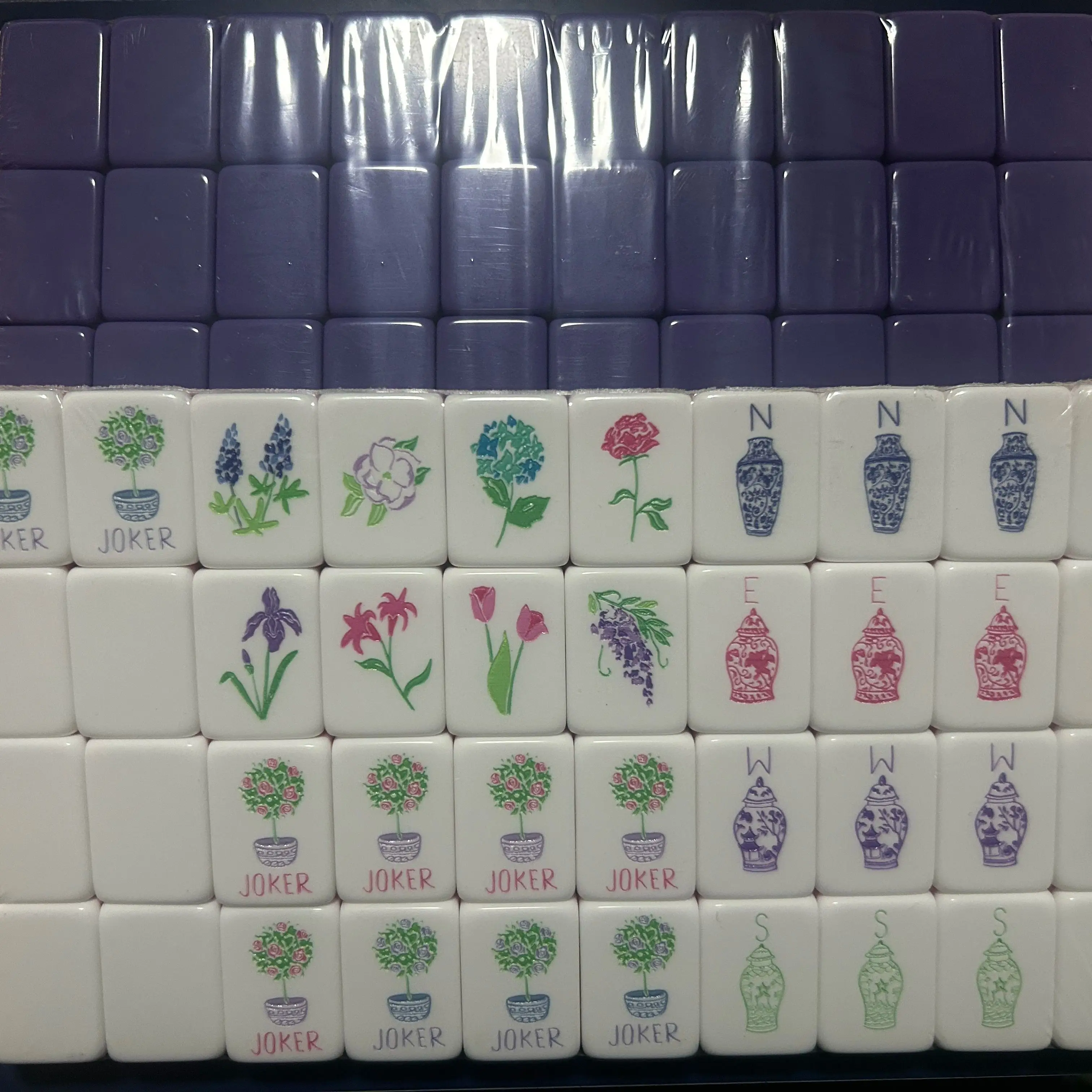 

Luxury American Mahjong Tiles 160pcs High Quality 4 Layers Color Acrylic Mahjong Game Set with Custom Patterns for US Market