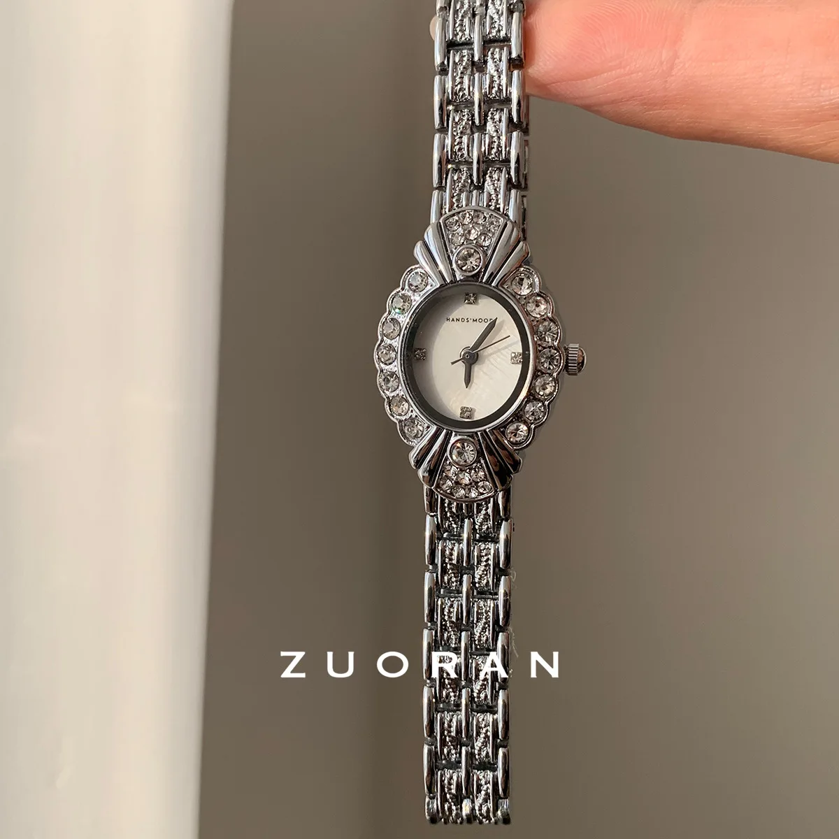 

Vintage-style women's watches, elegant wristwatches, a selection of high-end timepieces; suitable for women; gifts for women.