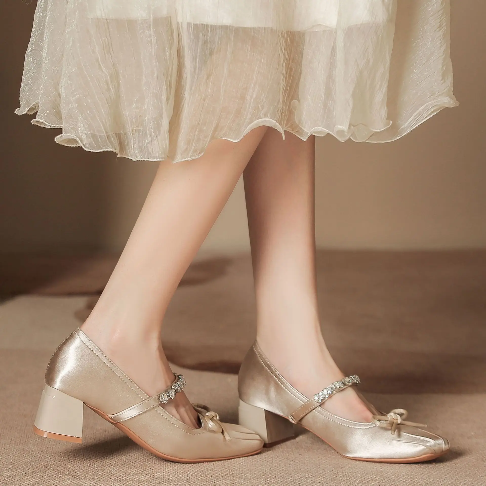 

Women's Summer High Heels Luxury Coarse Heel Single Shoes Square Toe Bow Women's Shoes Heel Height 5cm