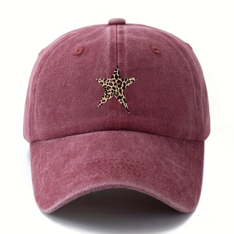 레오파드 프린트의 다섯개 별 디자인을 갖춘 남성과 여성을 위한 세련되고 다재다능한 야구 모자입니다. 클래식입니다