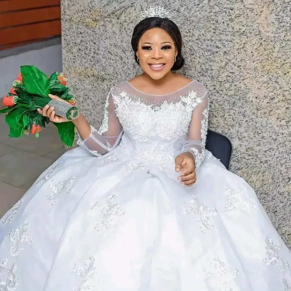 فساتين زفاف دانتيل فاخرة عالية الجودة مخصصة بأكمام طويلة فستان زفاف أنيق فيستدو دي نوفيا 2025