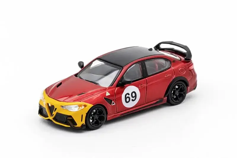 Modelo de coche DCT 1:64, Alfa Romeo, Giulia, GTM, LHD, fundido a presión