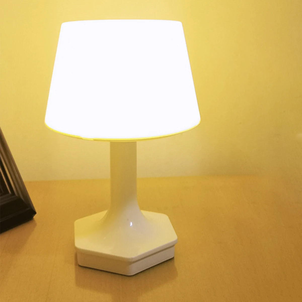 Lampada da comodino a LED da 4000mAh USB ricaricabile 2 modalità interruttore lampada da scrivania portatile protezione per gli occhi libro di