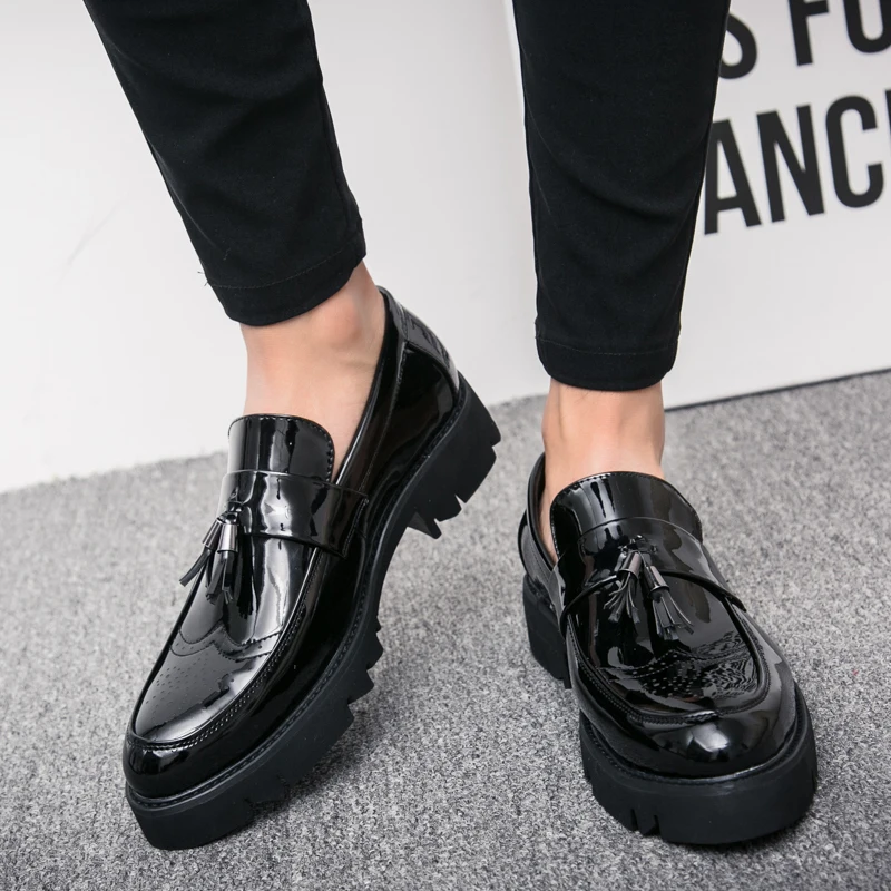 Luxury Tassle Slip On Loafers Men Shoes Brogue Soft Casual Polish Leather Shoes Men Party Wedding Shoes For Man Free Shipping