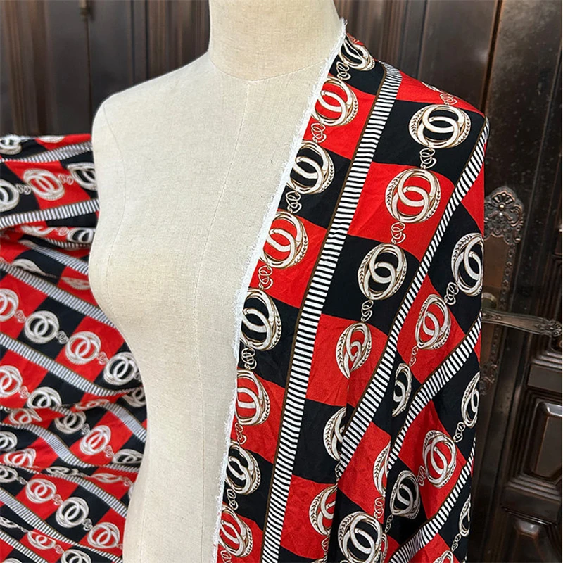 

1 meter 100% Mulberry Silk 13 momme Crepe Silk Fabric Black Red Chain Printed 140cm 55" wide by the yard CY046