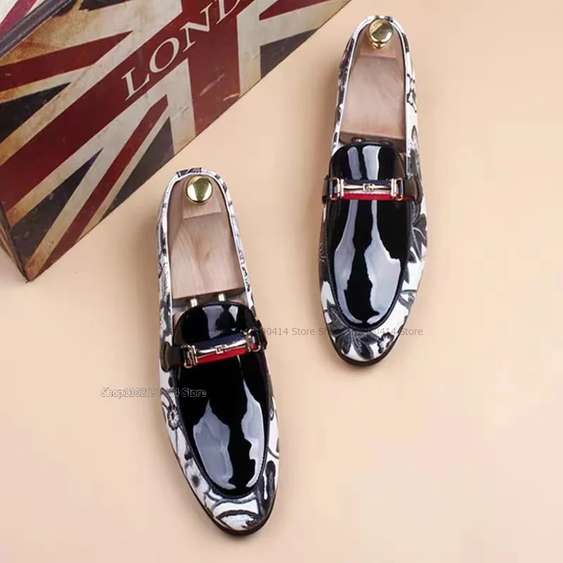 White Patent Leather Embroidery Men Loafers Fashionable Comfort Slip On Men Shoes Handmade Runway Casual Novel Low Top Men Shoes