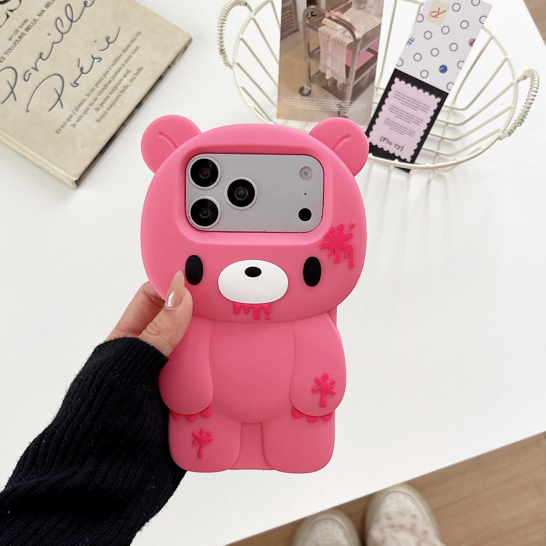 3D Cartoon Niedlicher Blauer Einzigartiger Blutiger Bären-Rilakkuma Handyhülle für iPhone 18 17 16 15 14 13 12 Pro Max Weiche Silikonhülle – Detail 14